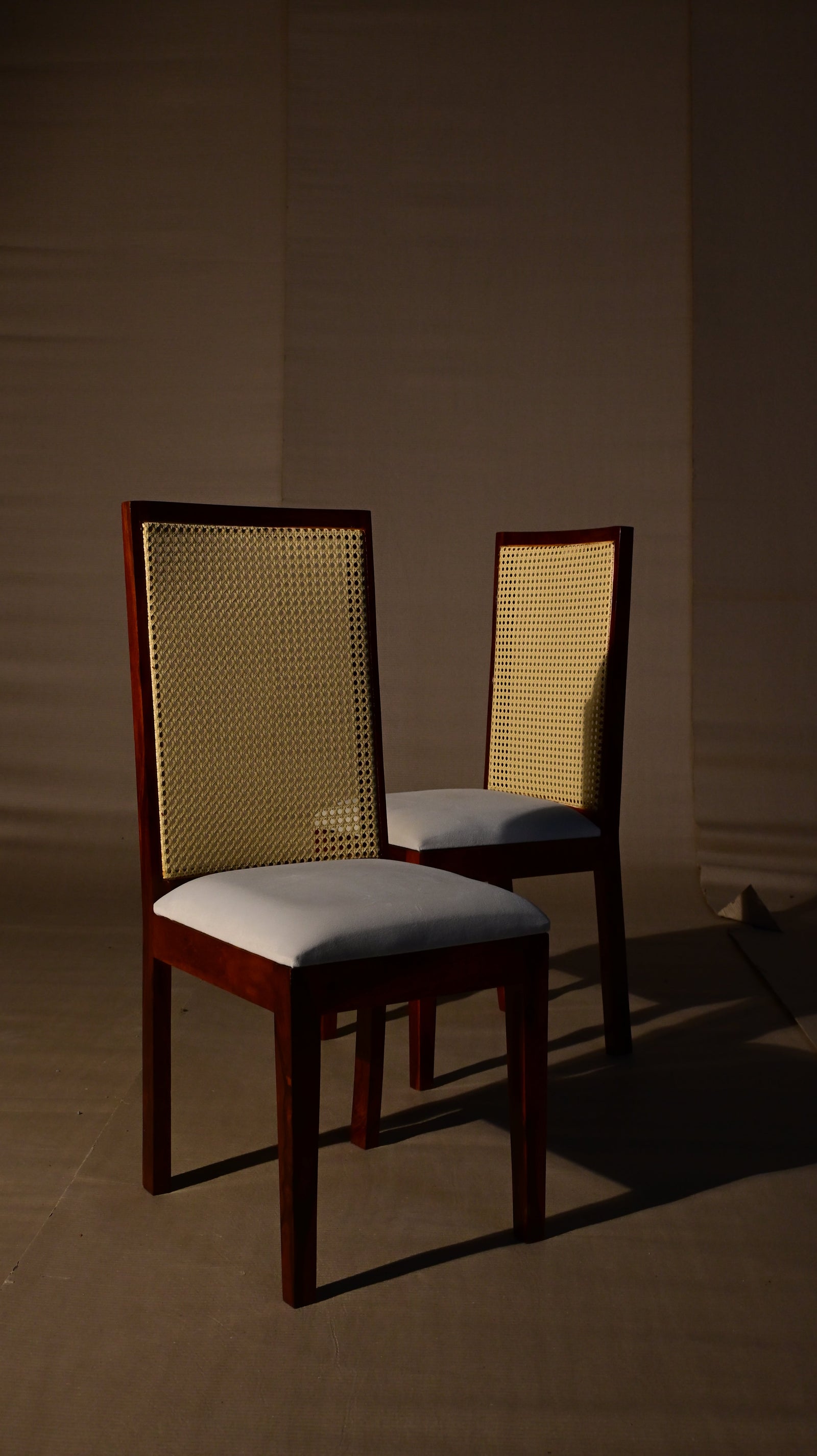 Chairs & Seating