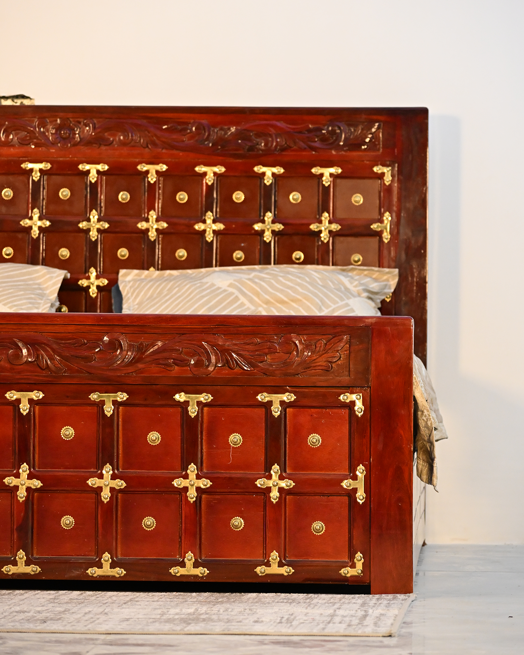 Kohinoor Heritage Bed