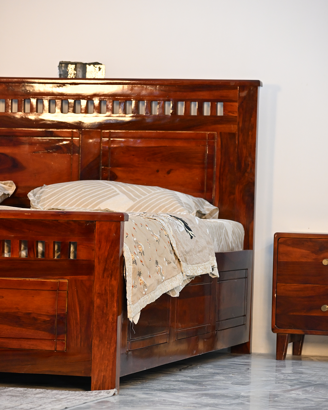 Devansh Heritage Bed