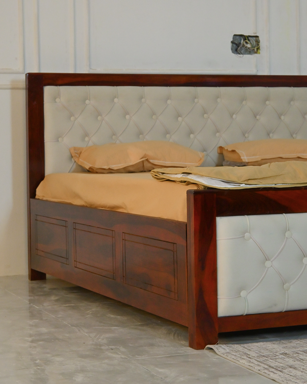 Ivory Heritage Bed