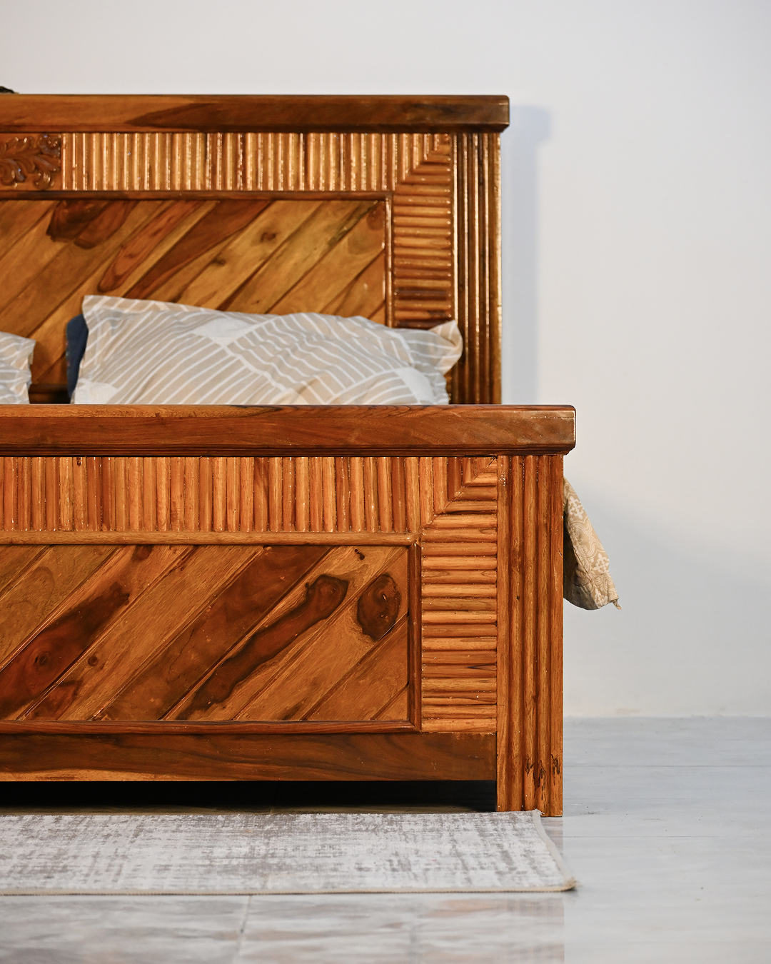 Kesar Craft Bed