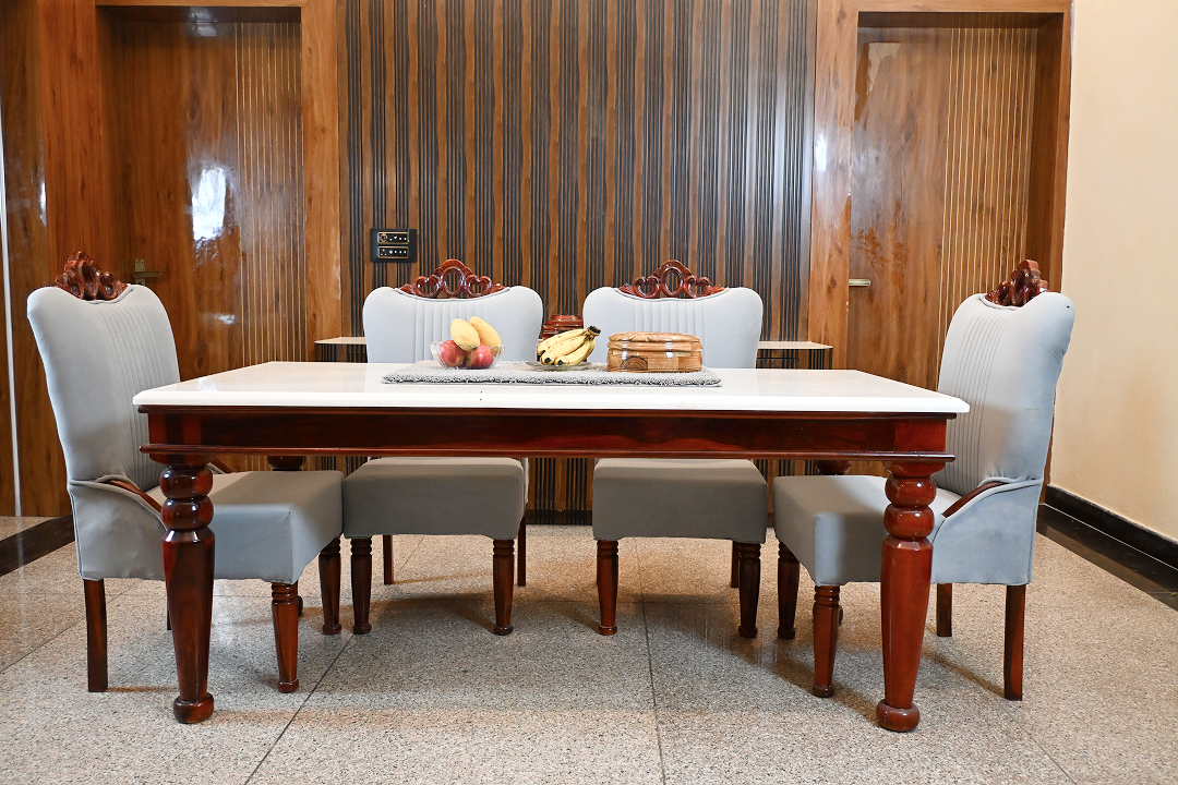 Maharaja Feast Table