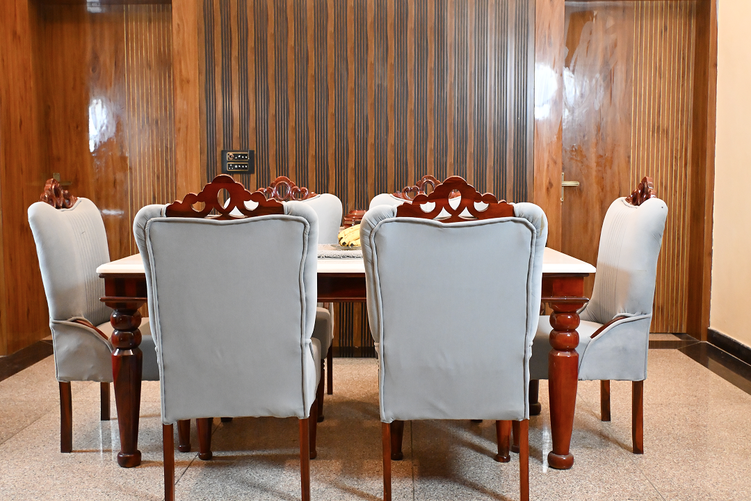 Maharaja Feast Table